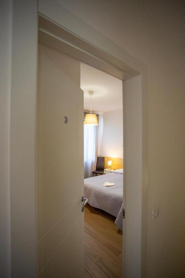 Bed And Breakfast Castello7 San Felice del Benaco Εξωτερικό φωτογραφία